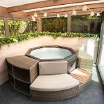 Nuxia Suites&spa - L'art Design