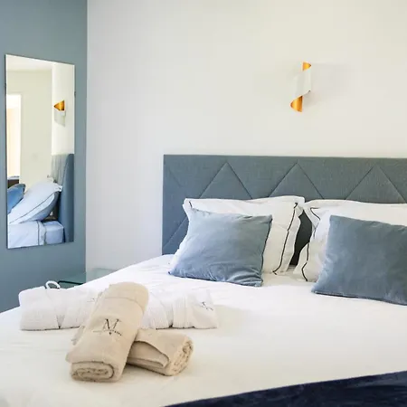Apartamento Nuxia Suites&spa - L'art Design