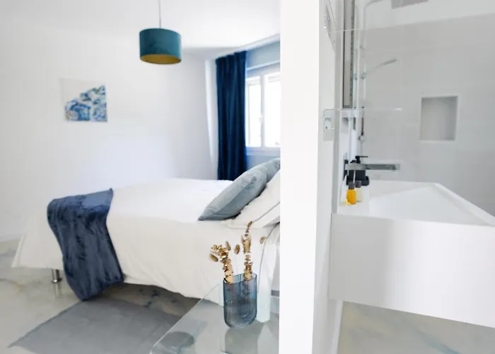 Nuxia Suites&spa - L'art Design Appartement *